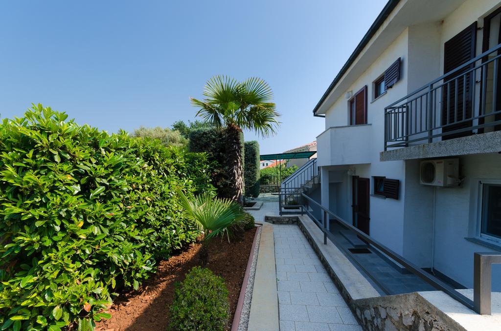 Apartments Miha Veglia Exterior foto